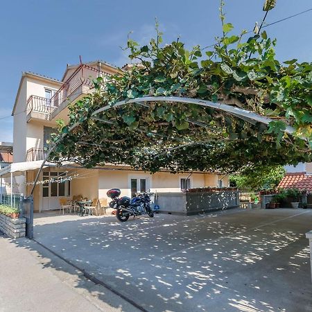 Apartments Mira I Vodice Ngoại thất bức ảnh