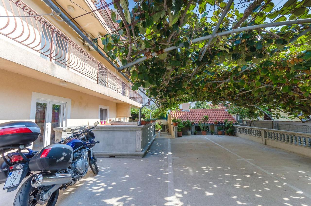 Apartments Mira I Vodice Ngoại thất bức ảnh